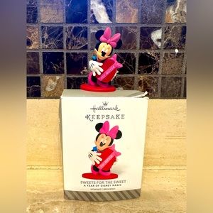 Disney’s Minne Valentine’s 💝 Ornament